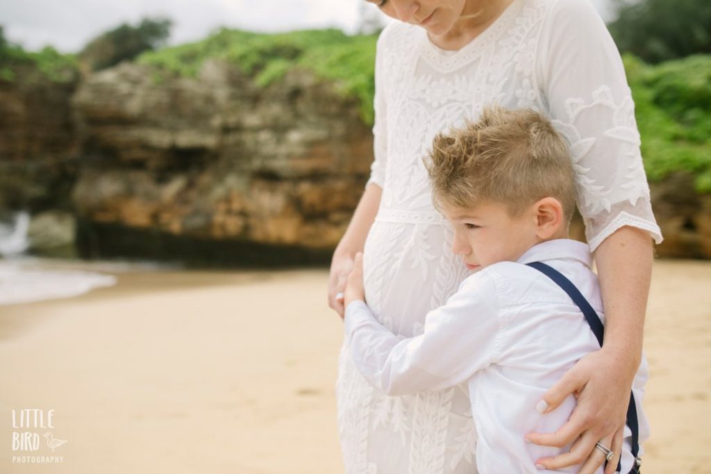 oahu maternity photographer at laie beach park