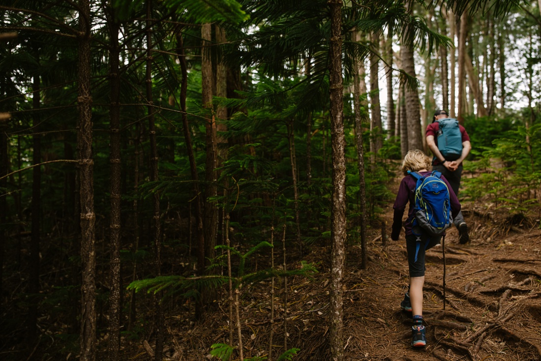 fun family friendly ridge trail on oahu by little bird photography